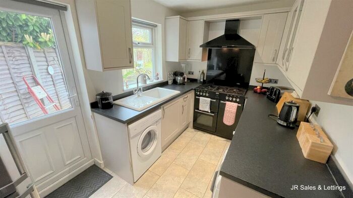 3 Bedroom End Of Terrace House For Sale In Goffs Oak Avenue, Goffs Oak, EN7