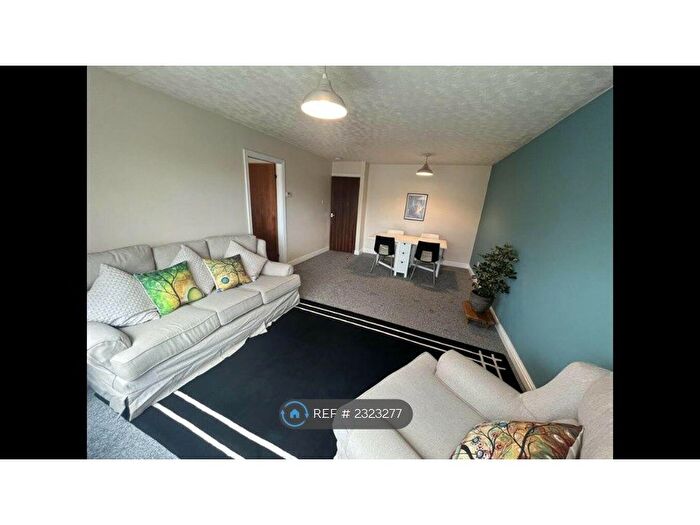 2 Bedroom Flat To Rent In Welton Court, Leeds, LS6