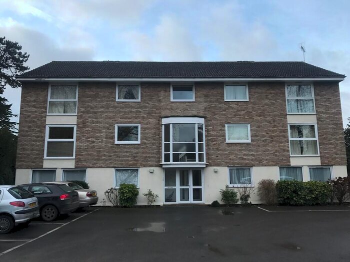 2 Bedroom Apartment To Rent In The Park, GL50