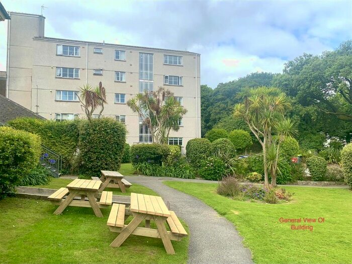 1 Bedroom Flat For Sale In Marine Court, Falmouth, TR11