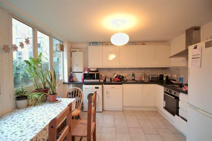 4 Bedroom Property To Rent In Fairbairn Green, London, SW9
