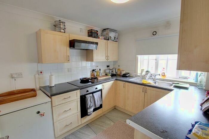 1 Bedroom Flat To Rent In Hill Street, Trowbridge, BA14