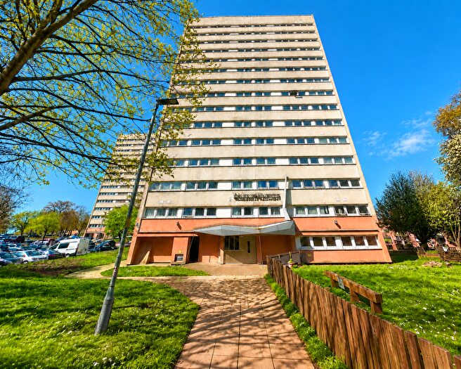 2 Bedroom Flat For Sale In Civic Close, Birmingham, B1