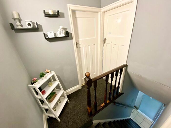 2 Bedroom Semi-Detached House For Sale In Newsome Road, Newsome, Huddersfield, HD4