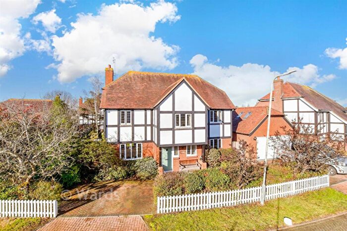 5 Bedroom Detached House For Sale In Little Paddocks, Chestfield, Whitstable, Kent, CT5