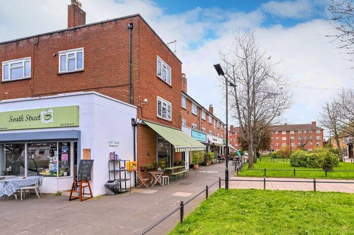 2 Bedroom Flat To Rent In Shrewsbury Walk, Old Isleworth, Isleworth, TW7