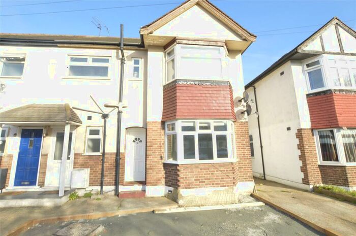 2 Bedroom Maisonette To Rent In Arundel Road, Harold Wood, Romford, Essex, RM3