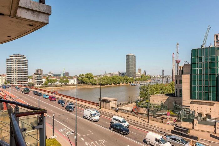 2 Bedroom Flat To Rent In St George Wharf, Vauxhall, London, SW8