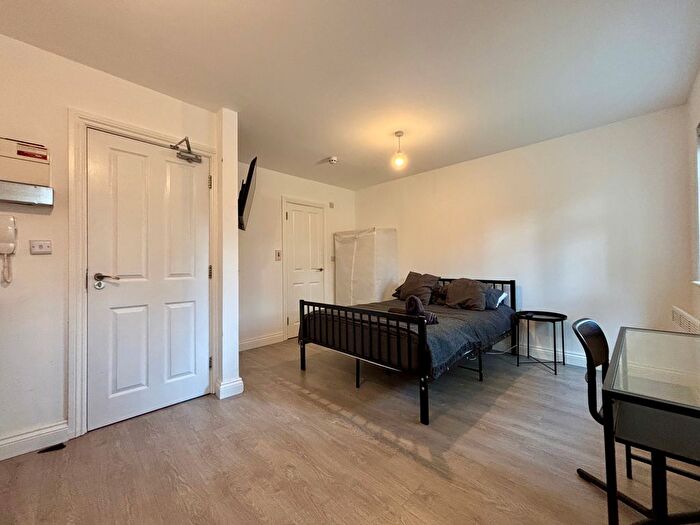 1 Bedroom Studio To Rent In Kings Road, London, SE25