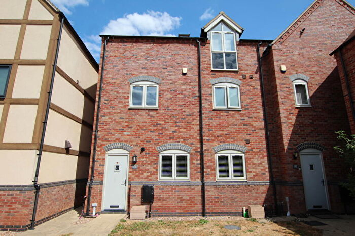 5 Bedroom Semi-Detached House To Rent In Malkins Way, Shawbury, Shustoke, Warwickshire, B46