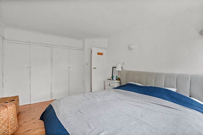 1 Bedroom Flat For Sale In Eton College Road, Chalk Farm, Camden, NW3