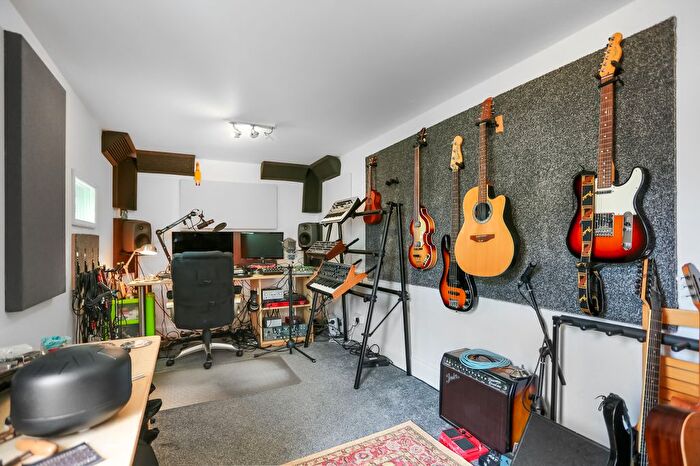 3 Bedroom Semi-Detached House For Sale In St Keyna Avenue, Hove, East Sussex, BN3