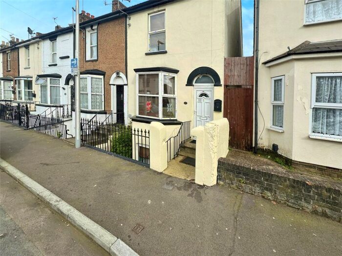 1 Bedroom Terraced House To Rent In King Street, Gillingham, Kent, ME7