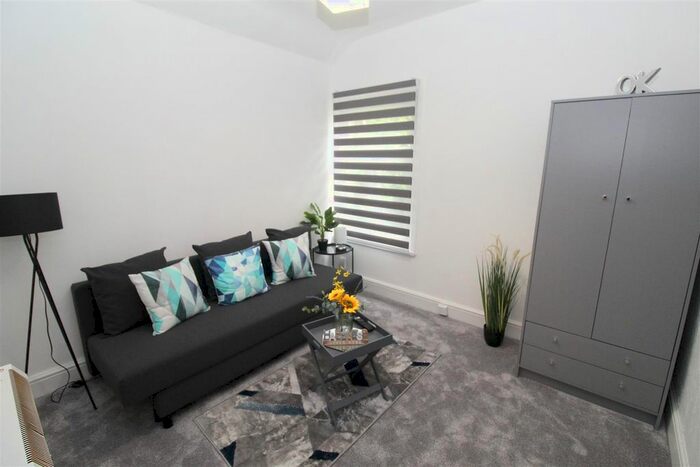 1 Bedroom Flat To Rent In Claude Road, Roath, Cardiff, CF24