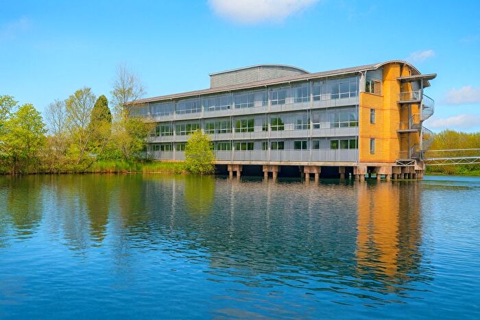 1 Bedroom Flat To Rent In Lakeside Close, Staines-Upon-Thames, TW18