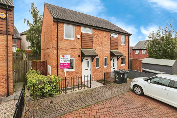 2 Bedroom Semi-Detached House To Rent In Parkside View, Seacroft, Leeds, LS14