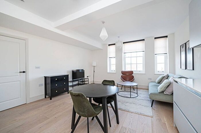 1 Bedroom Flat For Sale In Mile End Road, Tower Hamlets, London, E1