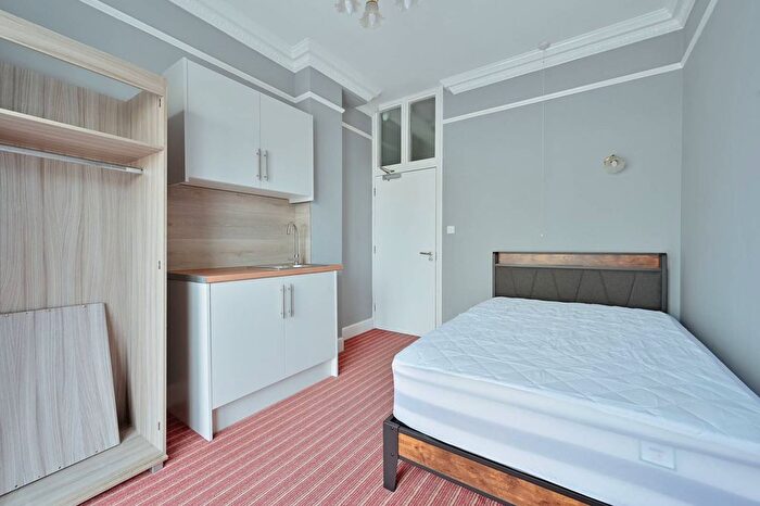 Studio To Rent In Bushey, Bushey, WD23
