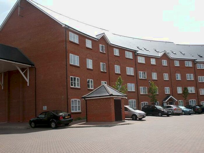 2 Bedroom Flat To Rent In Crown Quay, Prebend Street, MK40