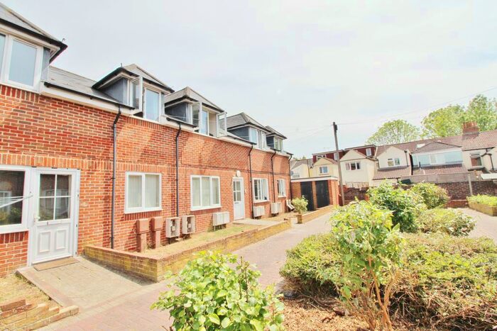 1 Bedroom Flat To Rent In Fratton Road, Portsmouth, PO1