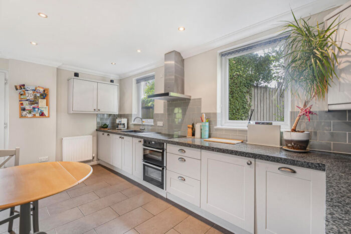 3 Bedroom End Of Terrace House For Sale In Curtis Way, Berkhamsted, HP4