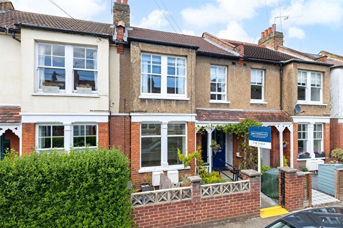 2 Bedroom Maisonette For Sale In Godstone Road, Twickenham, TW1
