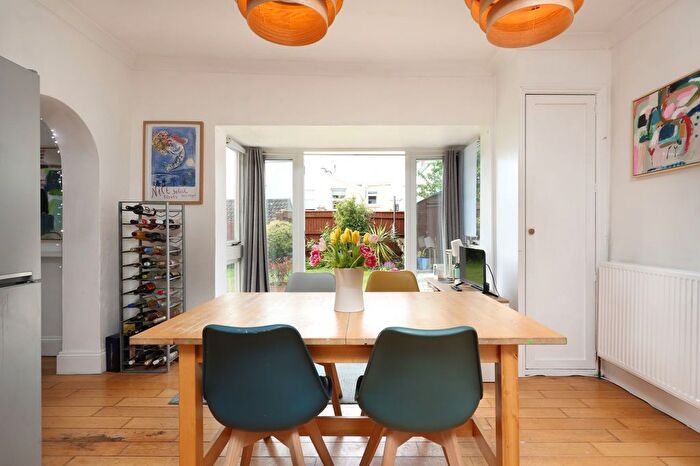 3 Bedroom Semi Detached House For Sale In Egerton Brow, Bristol, BS7