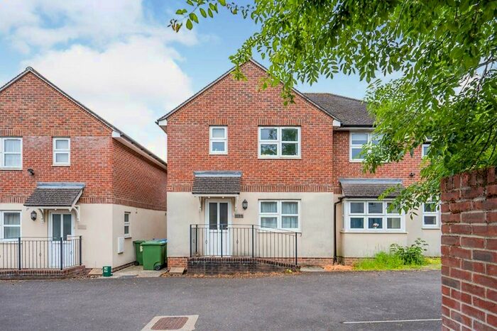 4 Bedroom Detached House To Rent In Burgess Road, Southampton, SO16