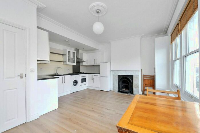 2 Bedroom Flat To Rent In Alexandra Road, London, N8