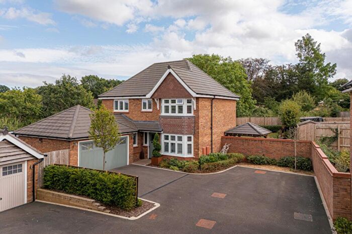 4 Bedroom Detached House For Sale In Falcon Road, Warminster, BA12