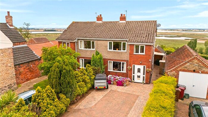 3 Bedroom Semi-Detached House For Sale In Church Side, Alkborough, North Lincolshire, DN15