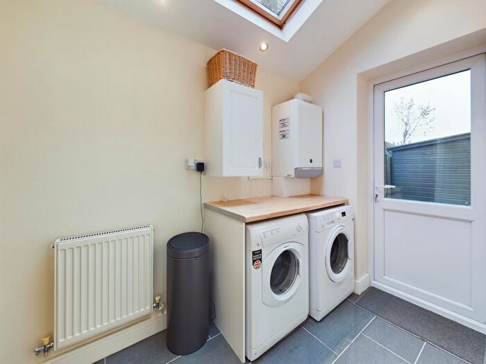 3 Bedroom Detached House For Sale In Woodlands Avenue, Shelton Lock, DE24