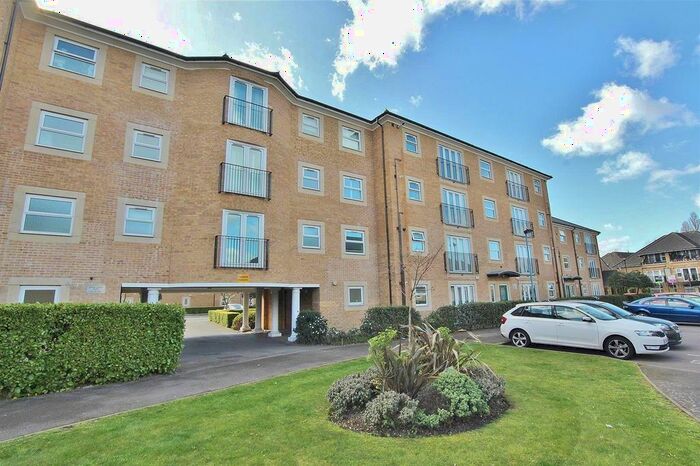 2 Bedroom Flat To Rent In White Lodge Close, Isleworth, TW7