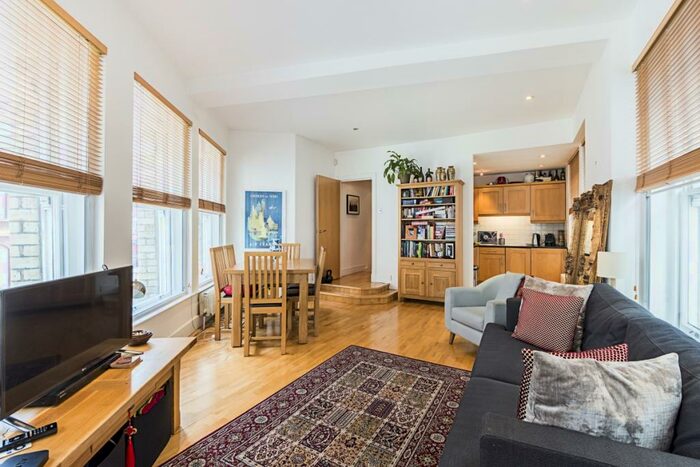 1 Bedroom Flat To Rent In Poppins Court, EC4