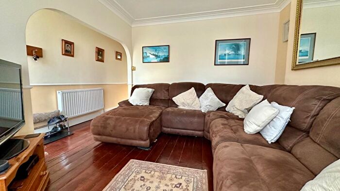 3 Bedroom Terraced House For Sale In Harold Road, Hastings, TN35