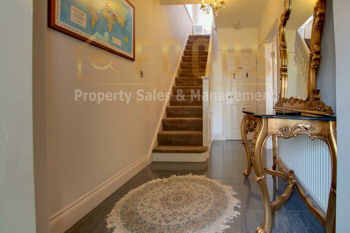 4 Bedroom Semi-Detached House To Rent In St. Annes Drive, Leicester, LE2