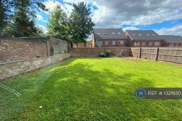 1 Bedroom Flat To Rent In Ceira Court, Luton, LU1