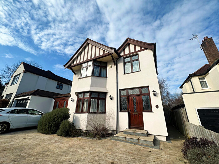 4 Bedroom House To Rent In Elm Grove, Orpington, BR6