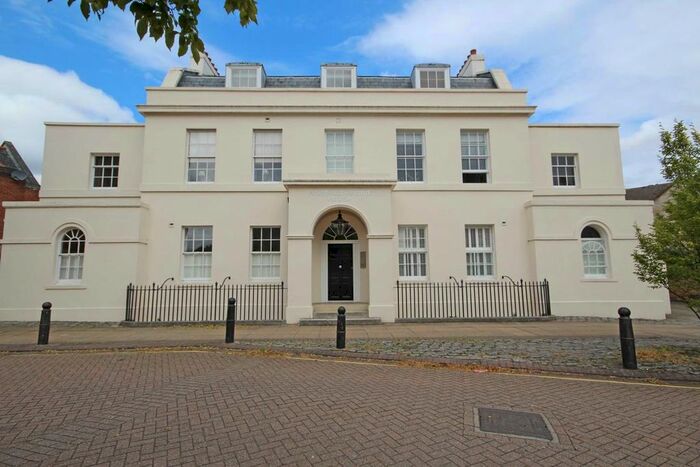 1 Bedroom Flat To Rent In Lower Square, Isleworth, TW7