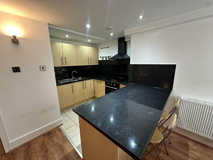 2 Bedroom Flat To Rent In Catharine Street, L8