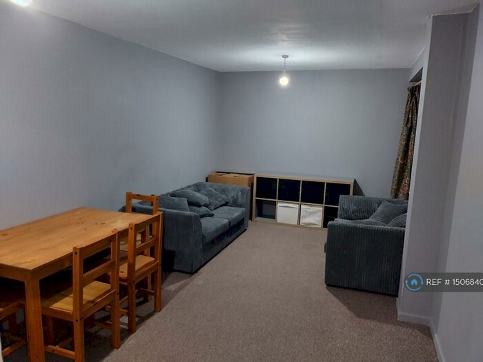 2 Bedroom Flat To Rent In Shinfield Road, Reading, RG2