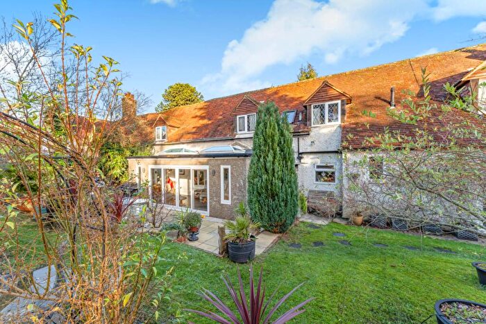 5 Bedroom Cottage For Sale In Mundaydean Lane, Marlow, SL7