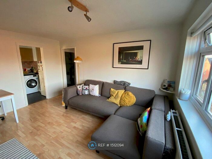 1 Bedroom Flat To Rent In Leigham Close, London, SW16