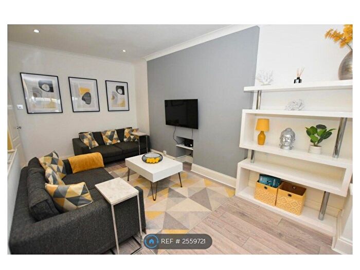 3 Bedroom Flat To Rent In Palm Bay Avenue, Margate, CT9