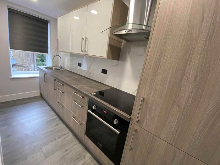 2 Bedroom Apartment To Rent In Queens Road, Brentwood, CM14