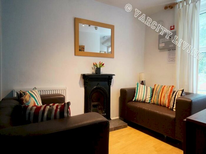 3 Bedroom House To Rent In The Crescent, Bangor, Gwynedd, LL57