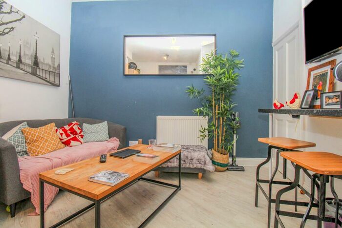 2 Bedroom Terraced House To Rent In Autumn Terrace, Hyde Park, Leeds, LS6