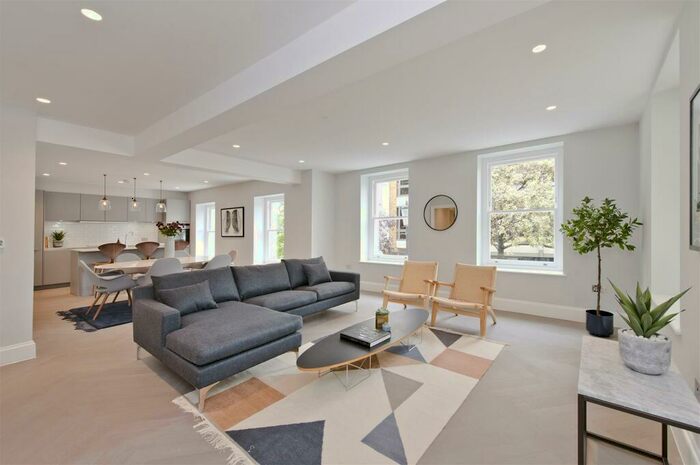 2 Bedroom Flat To Rent In Milmans Street, London, SW10