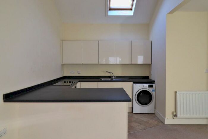 1 Bedroom Terraced Bungalow To Rent In Antelope Walk, Surbiton, Surrey, KT6