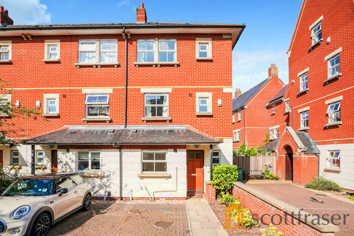 4 Bedroom Semi-Detached House To Rent In Rewley Road, Oxford, OX1